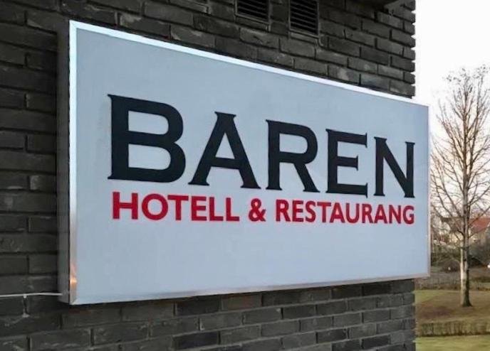Baren i Ockelbo signage